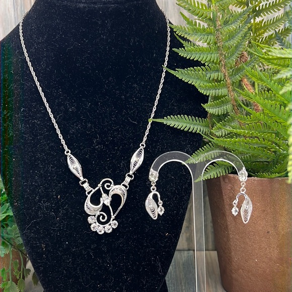 ⭐️Vintage AmLee Sterling Silver rhinestone filigree necklace & earrings set